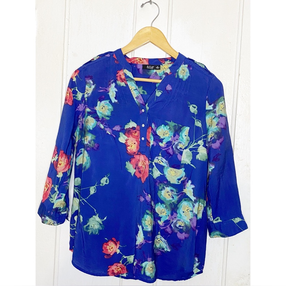 a.n.a : size : M : colorful blue floral v-neck henley summer spring blouse top